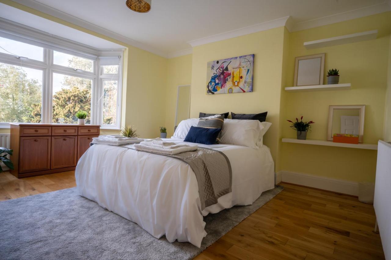 Entire Home In Streatham With Lovely Views & Ultra Fast Wi-Fi Norbury  Buitenkant foto