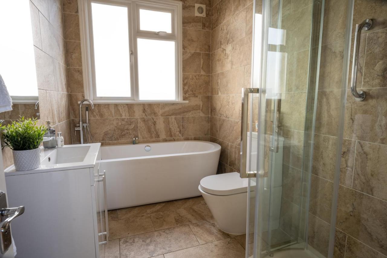 Entire Home In Streatham With Lovely Views & Ultra Fast Wi-Fi Norbury  Buitenkant foto